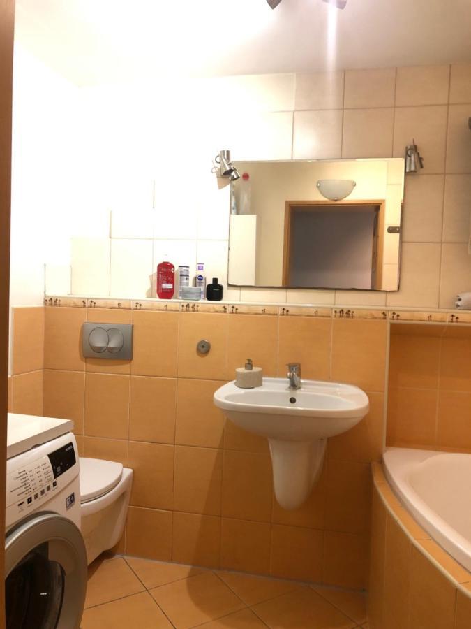 Nice Room, Комната, Pokoj Miedzy Airport Wro A Centrum Wroclaw Dış mekan fotoğraf